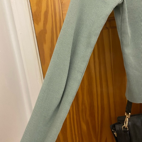 Brandy Melville Caroline top in sage green - Picture 7 of 10